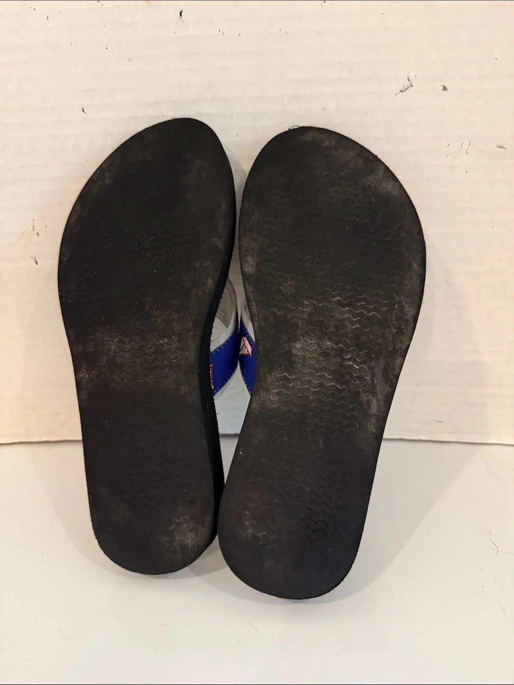 L.L. Bean Black Flip Flops with Blue Straps & Sailboat Motif (Sz 3-4)